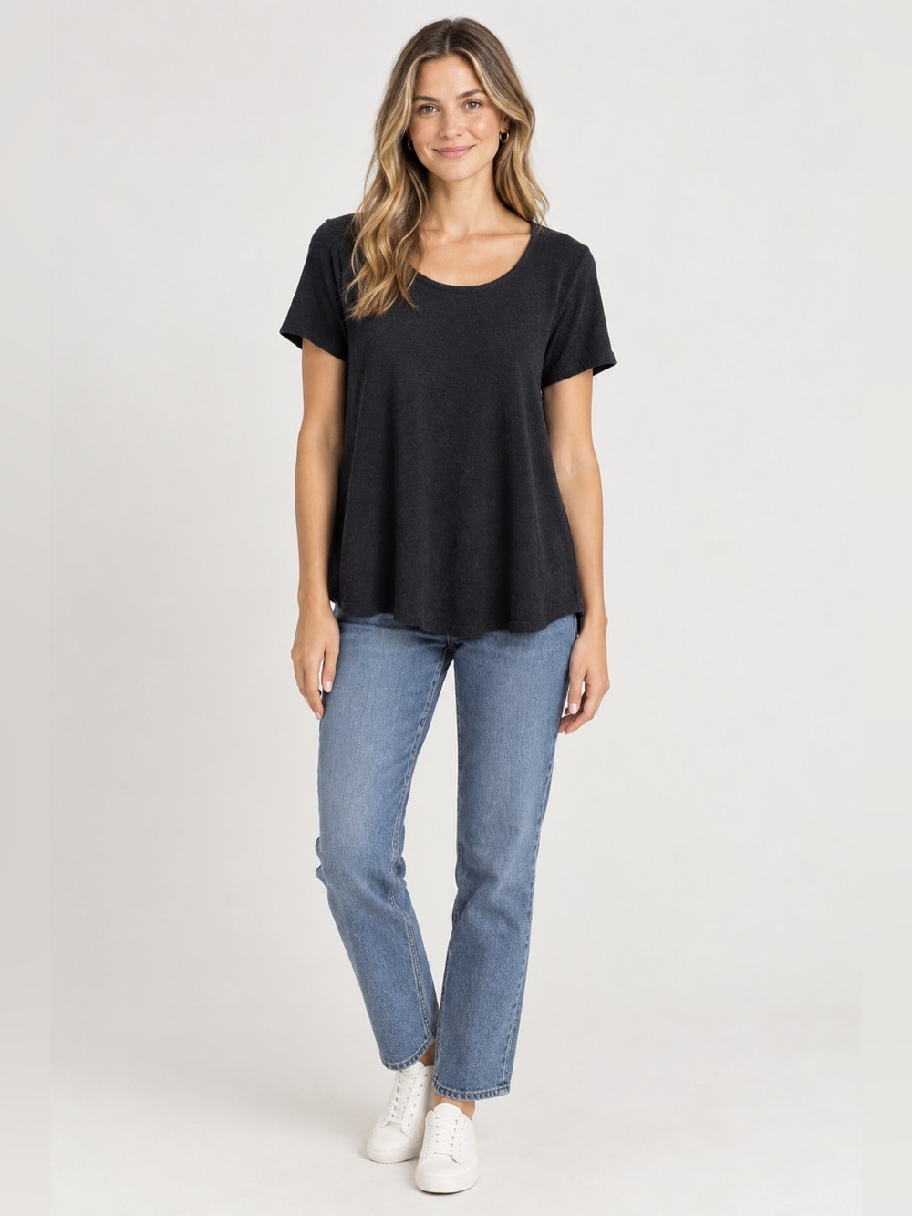 Aritzia Wilfred Free Black Short Sleeve Scoop Neck Tee - Classic Everyday Top